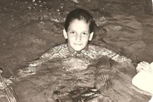 eu, a raia de madeira e a pranchinha de isopor