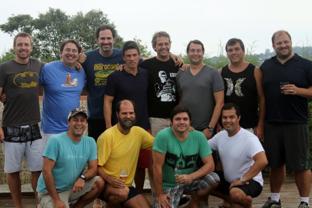 Dá um time de fora. De fora mesmo.     (foto de Rodrigo Munhoz)