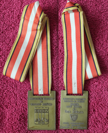 Metal de alto valor.