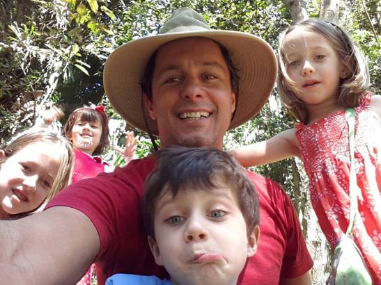 Antes de resgatar o P., uma selfie à lá Obama.