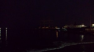 E a galera nadando no escuro...