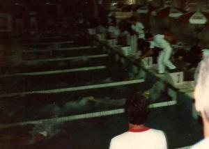 E torcendo e correndo conseguiu pegar a chegada.